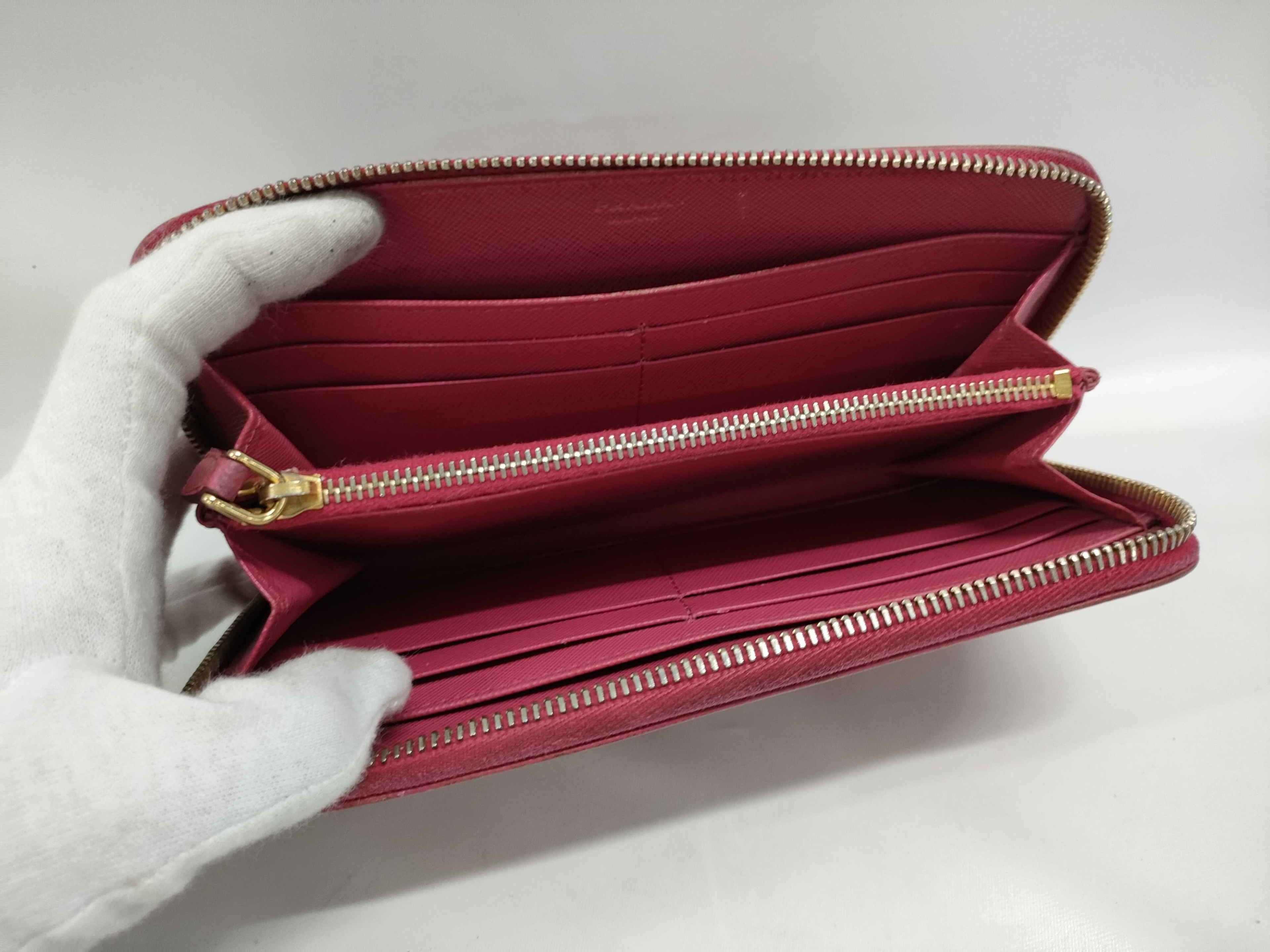 Prada Wallet Bundle
