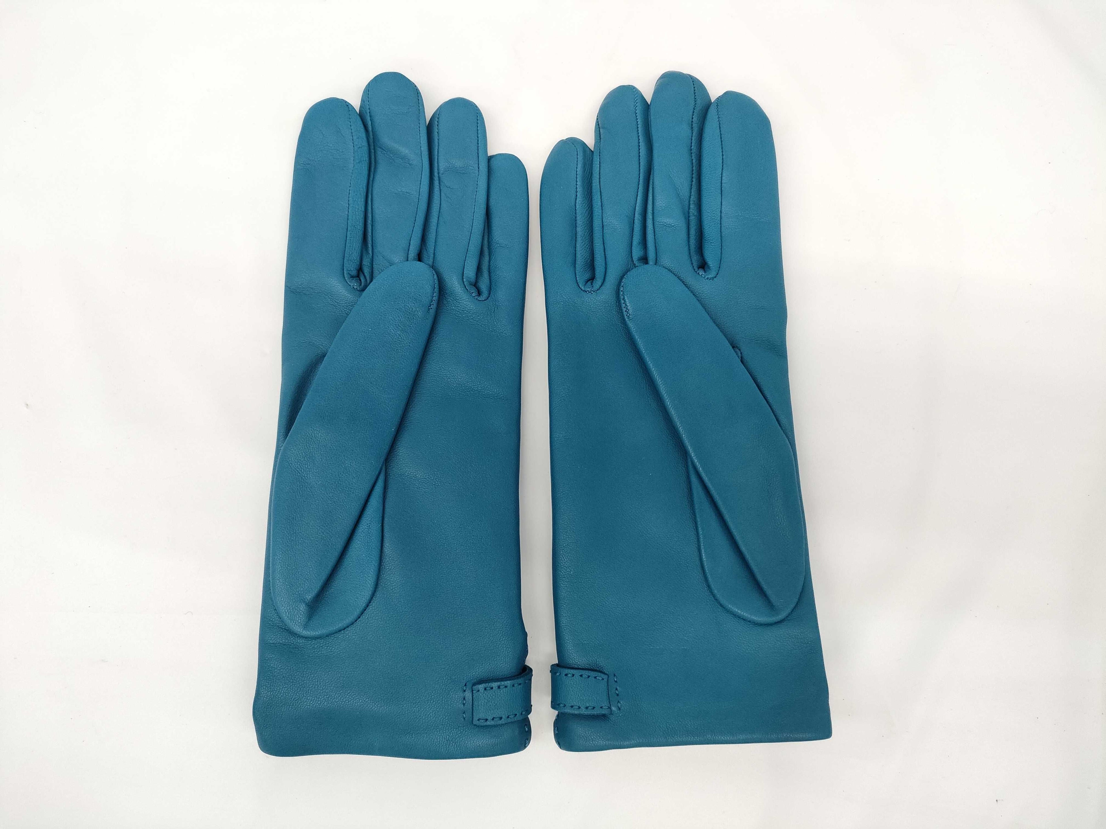Hermès Kelly Charm Lambskin Leather Gloves – Silver Hardware