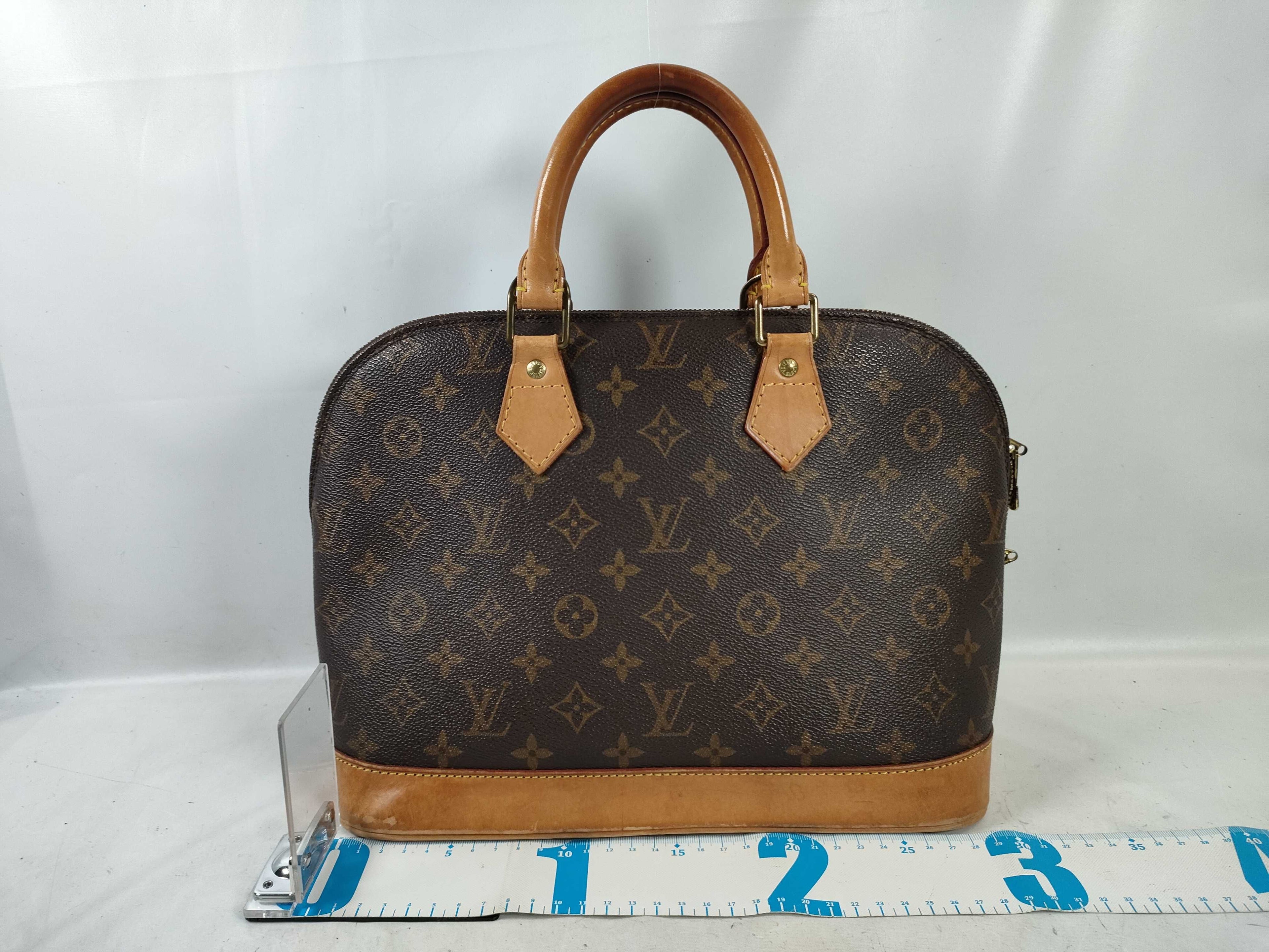 Louis Vuitton Monogram Alma MM Handbag (M40878)