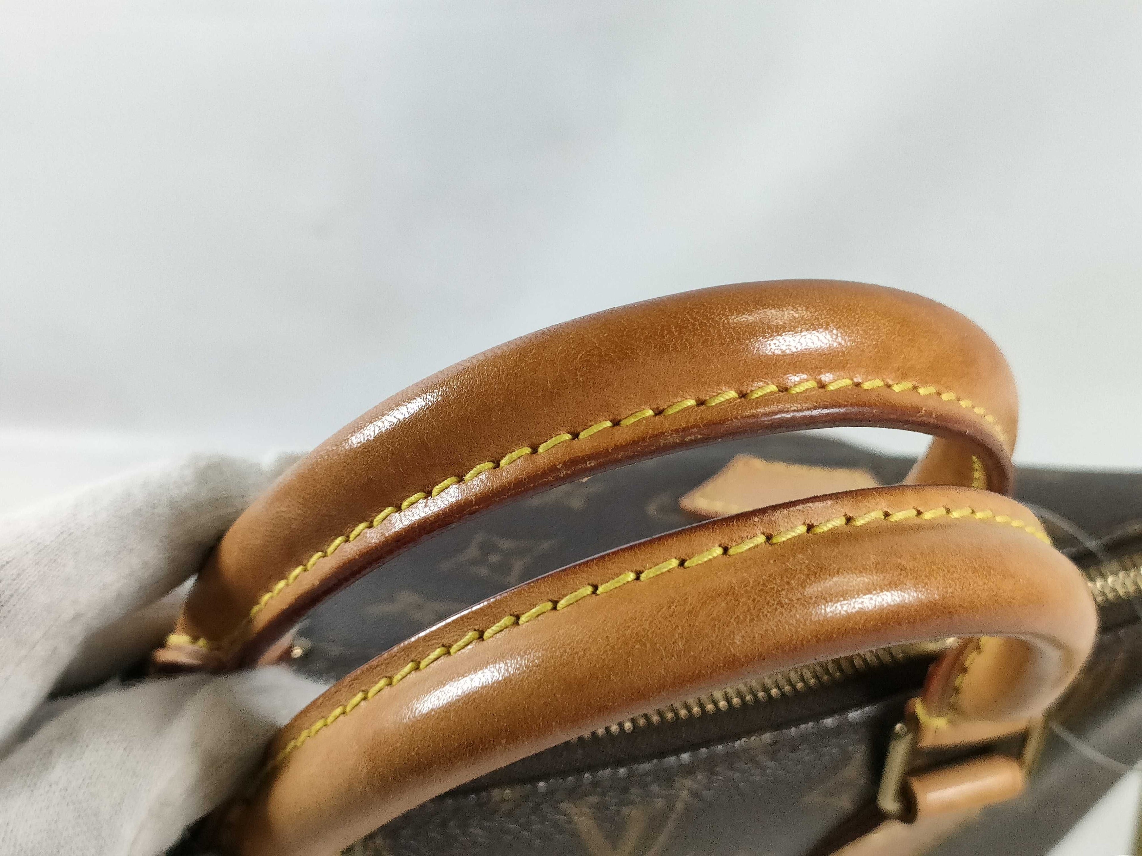 Louis Vuitton Monogram Alma MM Handbag (M40878)