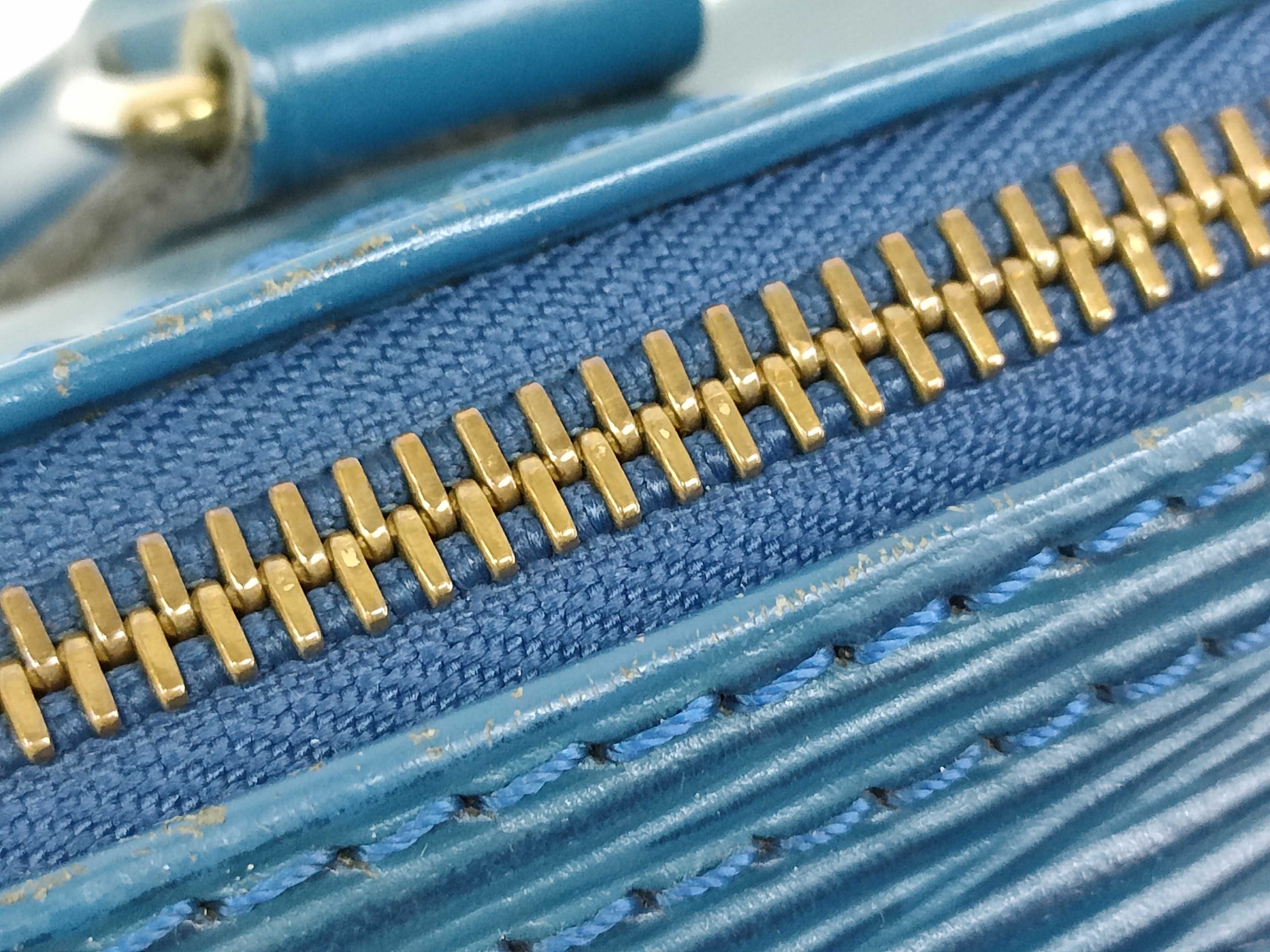 Louis Vuitton Epi Speedy 25