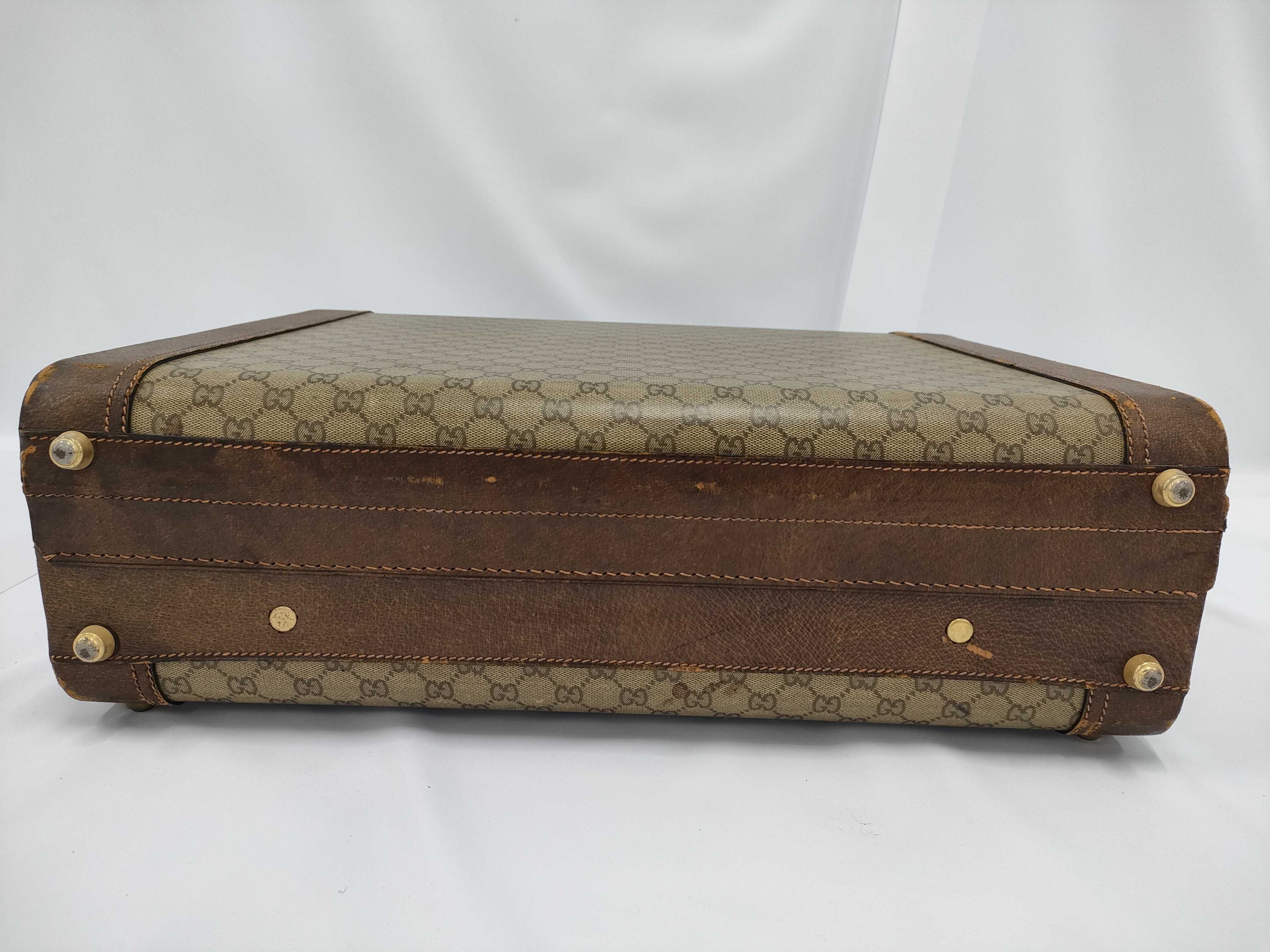 Vintage Gucci GG Supreme Trunk Case