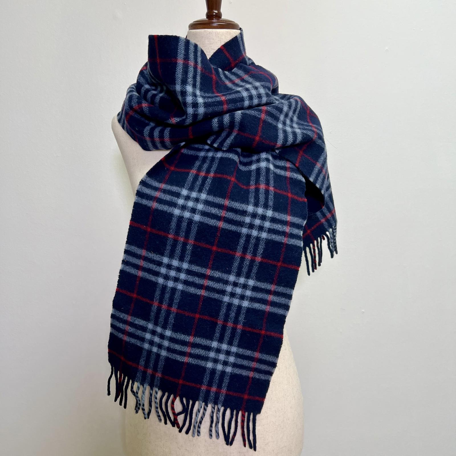 Vintage Burberrys 100% Lambswool Scarf