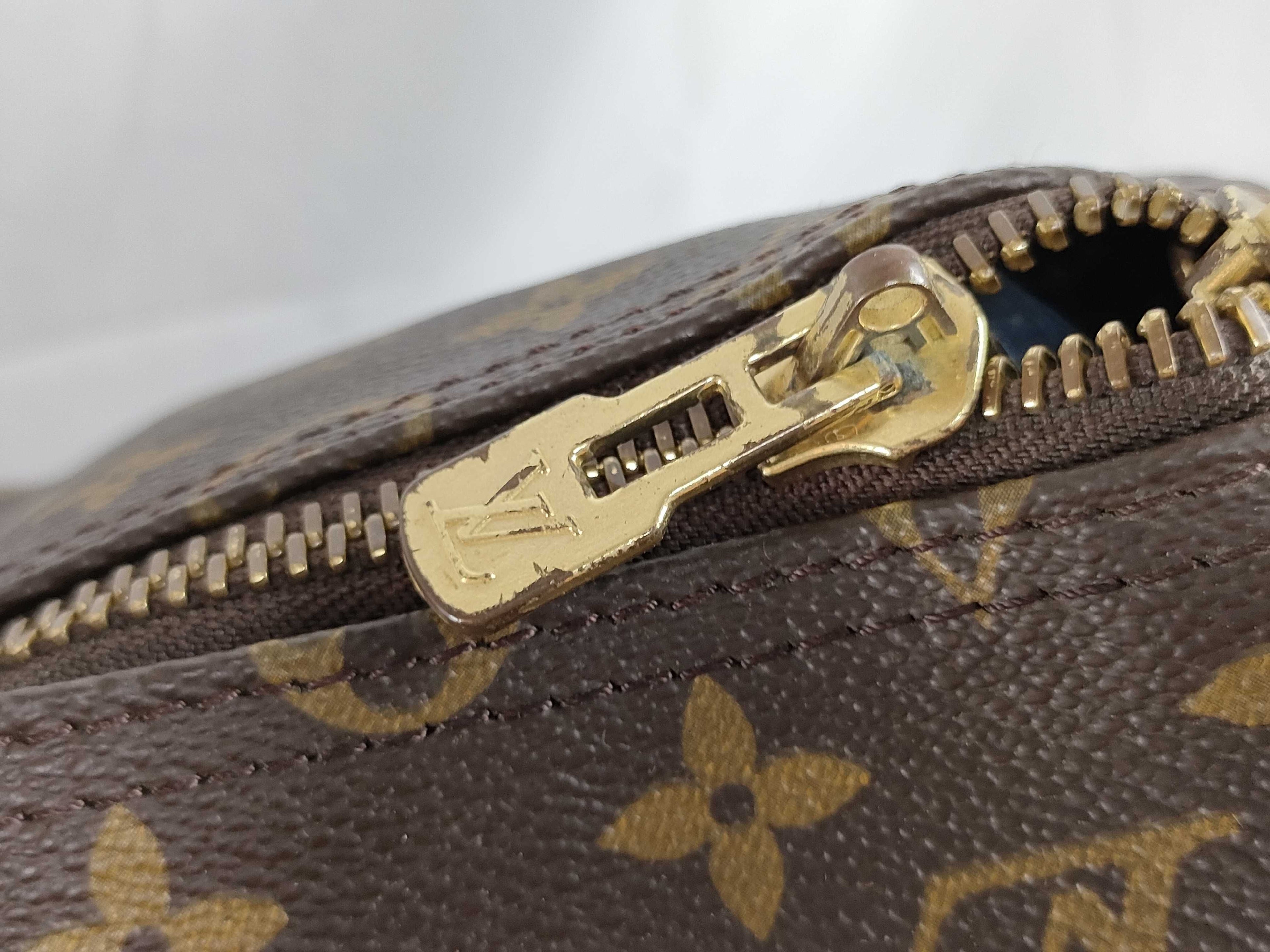 Louis Vuitton Keepall 55 Monogram Duffel Bag (M41424)