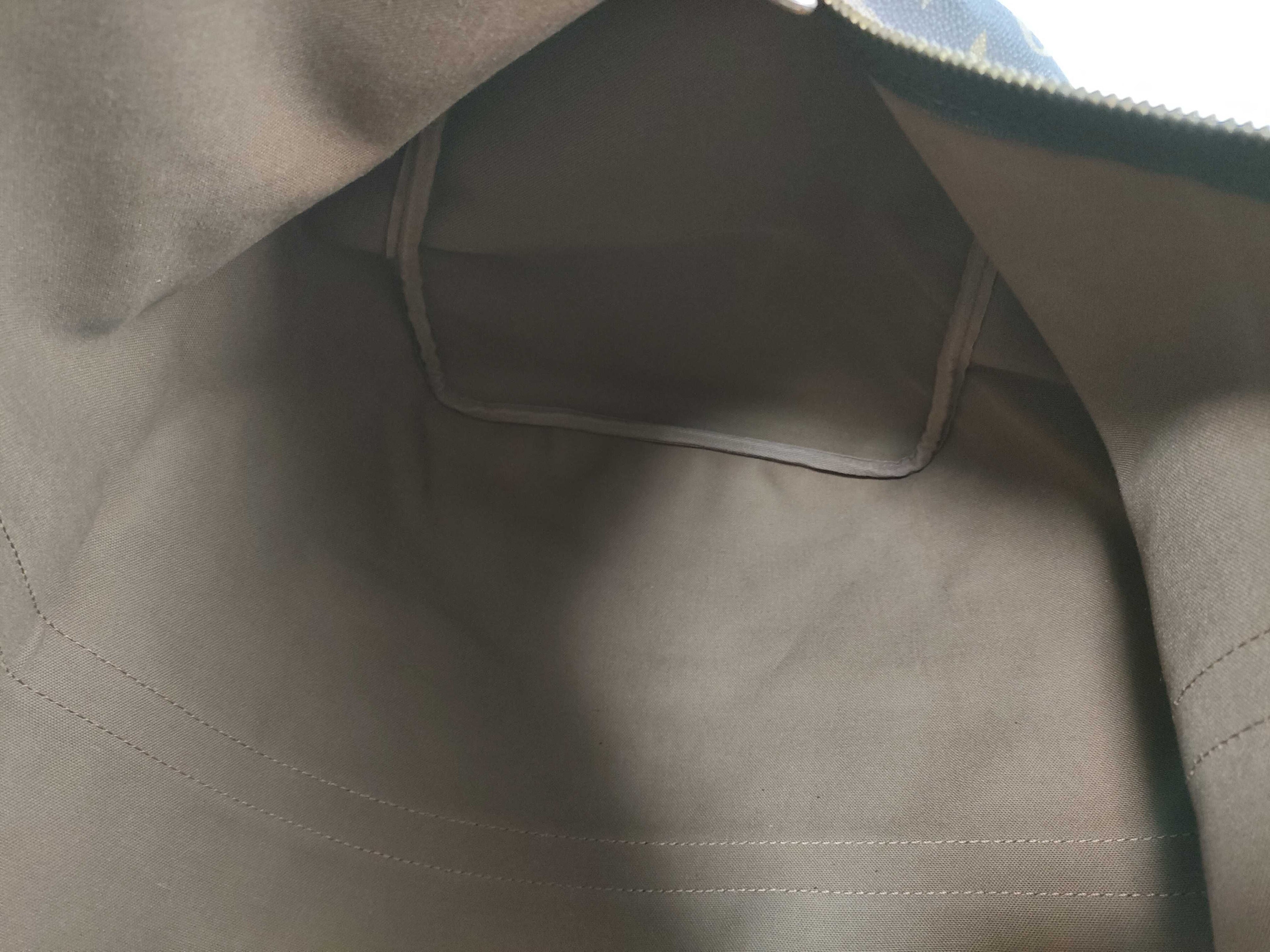Louis Vuitton Keepall 55 Monogram Duffel Bag (M41424)